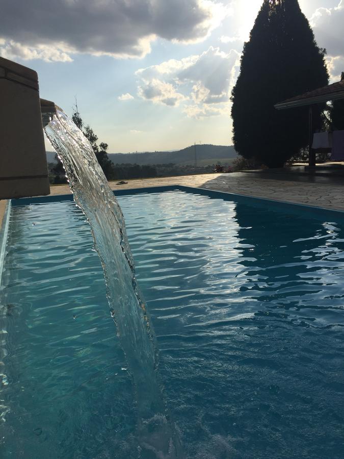 Linda Chacara Com Piscina Villa Atibaia Exteriör bild